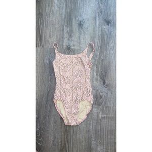 Pink floral class in leo